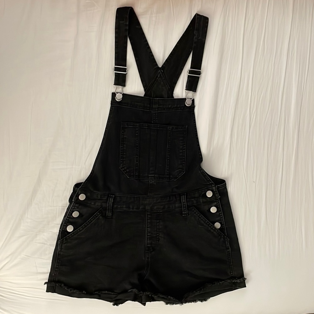 [NOBO] overalls shorts. Black.